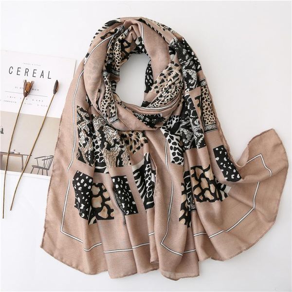 2020 autumn and winter new ladies korean version of leopard print contrast color cotton and linen retro scarf silk scarf, Blue;gray
2020 autumn and winter new ladies korean version of leopard print contrast color cotton and linen retro scarf silk scarf, Blue;gray