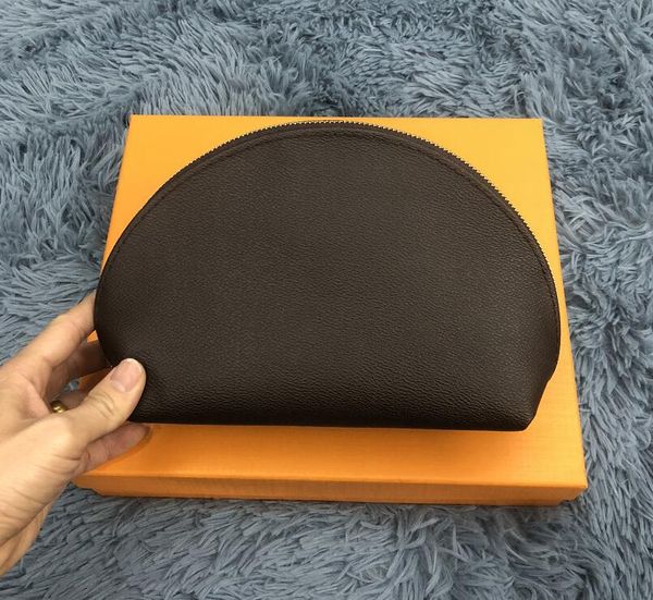 new women wash bag woman cosmetic bags leather toiletry bag purses toiletry kits make up bag clutch pouch with handle, with box
new women wash bag woman cosmetic bags leather toiletry bag purses toiletry kits make up bag clutch pouch with handle, with box