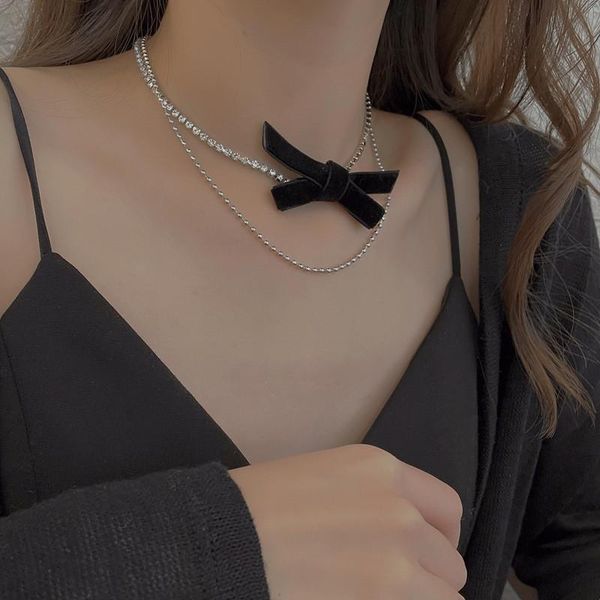 chokers aomu fashion sweet black velvet bow double necklace simple luxury design bowknot clavicle chain collar for women jewelry, Golden;silver
chokers aomu fashion sweet black velvet bow double necklace simple luxury design bowknot clavicle chain collar for women jewelry, Golden;silver