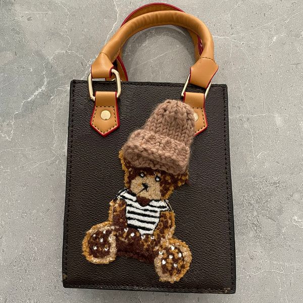 shoulder bags lady luxurys leather new designers wallets fashion womens crossbody handbags lady clutch little bear purse 2022 totes cross bo, Red;black
shoulder bags lady luxurys leather new designers wallets fashion womens crossbody handbags lady clutch little bear purse 2022 totes cross bo, Red;black