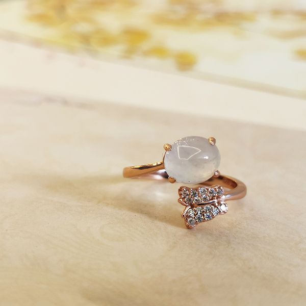 jade egg face butterfly ring, Golden;silver
jade egg face butterfly ring, Golden;silver