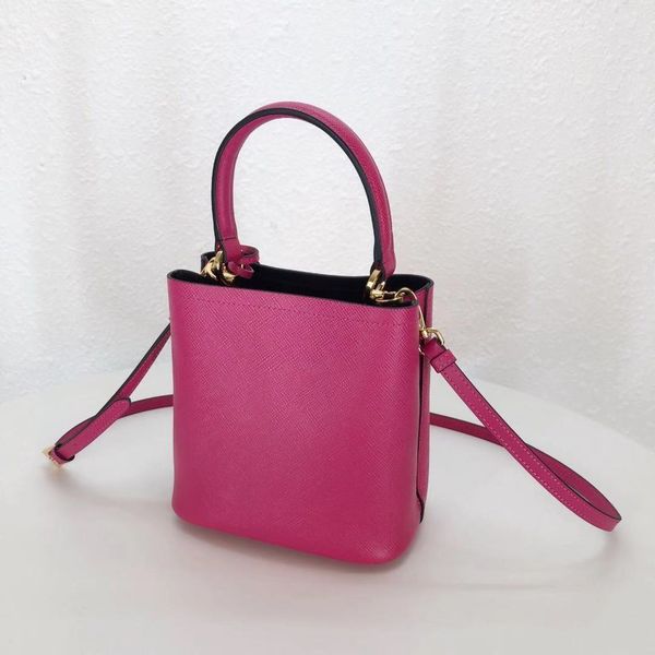 women's bags, high-grade high-quality bags, a full range of types, dear welcome to order and contact 67866786
women's bags, high-grade high-quality bags, a full range of types, dear welcome to order and contact 67866786