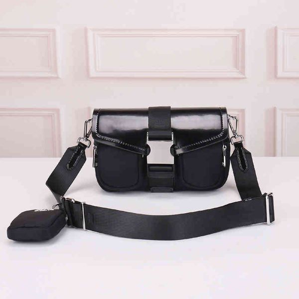 2021 winter new women's shoulder bag underarm s luxury designer handbag folds le cagole brand motorcycle
2021 winter new women's shoulder bag underarm s luxury designer handbag folds le cagole brand motorcycle