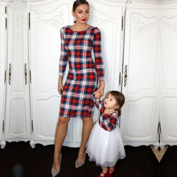 2020 new mommy and me family look mom girl plaid matching dress family matching outfits mom mother and daughter clothes dresses lj201111, Blue
2020 new mommy and me family look mom girl plaid matching dress family matching outfits mom mother and daughter clothes dresses lj201111, Blue