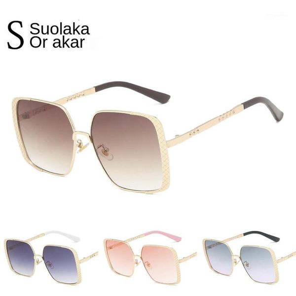 wholesale 2020 new retro ms. sun glasses metal pattern trend sunglasses 82041, White;black
wholesale 2020 new retro ms. sun glasses metal pattern trend sunglasses 82041, White;black