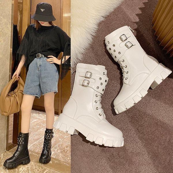brand 2020 new white leather british style motorcycle boots rivet fashion lace up high heels autumn woman shoes, Black 
brand 2020 new white leather british style motorcycle boots rivet fashion lace up high heels autumn woman shoes, Black