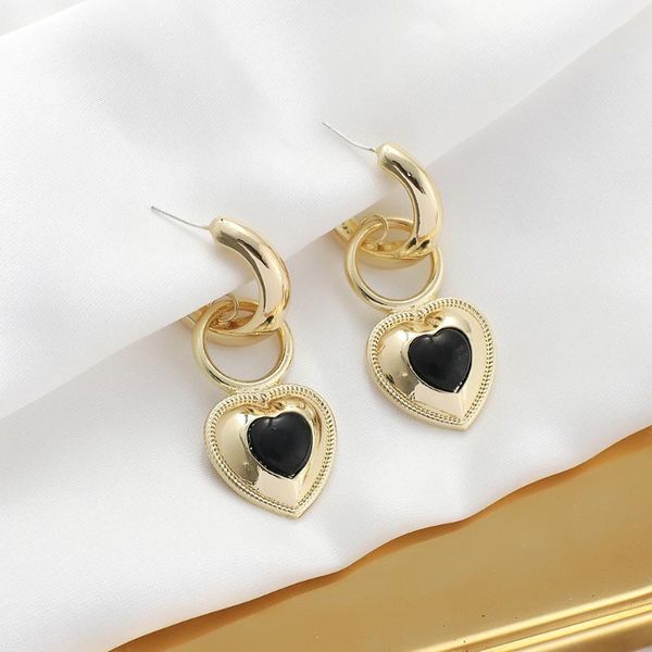 Love Heart Pendant Earrings Party Jewelry Vintage Geometric Hoop Earrings Women Loop Heart Temperament Exaggeration, Golden;silver
Love Heart Pendant Earrings Party Jewelry Vintage Geometric Hoop Earrings Women Loop Heart Temperament Exaggeration, Golden;silver
