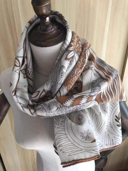 2020 new arrival autumn winter classic design 140*140 cm black scarf 65% cashmere 35% silk scarf wrap for women lady girl, Blue;gray
2020 new arrival autumn winter classic design 140*140 cm black scarf 65% cashmere 35% silk scarf wrap for women lady girl, Blue;gray
