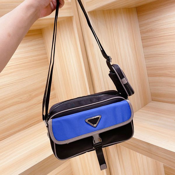 selling men and women famous designer bags generous shoulder messenger bag backpack size 25x15cm with box 
selling men and women famous designer bags generous shoulder messenger bag backpack size 25x15cm with box