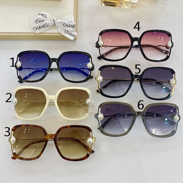 2021 new sunglasses square frame sunglasses pearl decoration high-end atmosphere ladies fashion glasses ch1150 size 57*17*145
2021 new sunglasses square frame sunglasses pearl decoration high-end atmosphere ladies fashion glasses ch1150 size 57*17*145