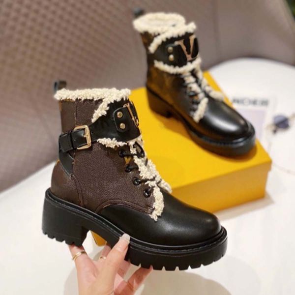 classics winter snow boots real fur slides leather waterproof warm knee high boot fashion booties with box by shoe10 41, Black
classics winter snow boots real fur slides leather waterproof warm knee high boot fashion booties with box by shoe10 41, Black