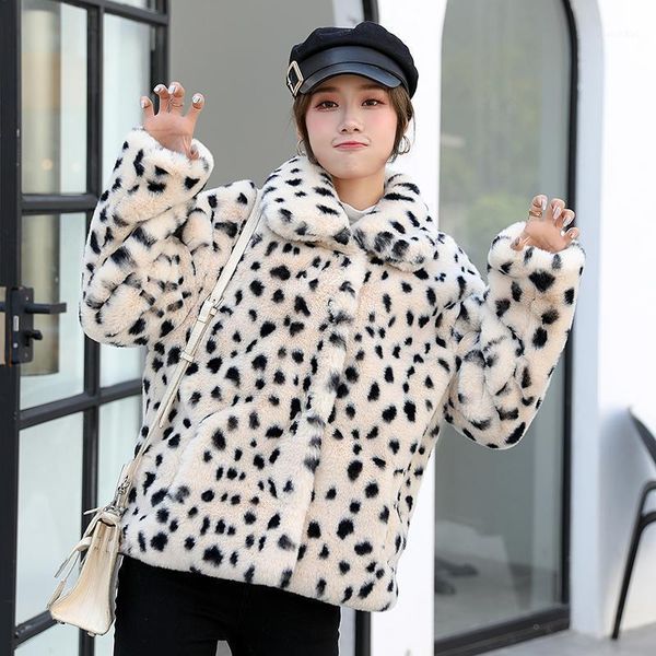 2021 new autumn winter women turn-down collar wide-waisted jackets female fashion long sleeve covered button faux fur coats b1381, Black
2021 new autumn winter women turn-down collar wide-waisted jackets female fashion long sleeve covered button faux fur coats b1381, Black