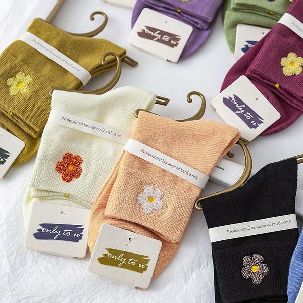 2020 autumn and winter new female combed cotton personalized medium towel sockstowel embroidered floret women's medium tube socks ins s, Black
2020 autumn and winter new female combed cotton personalized medium towel sockstowel embroidered floret women's medium tube socks ins s, Black