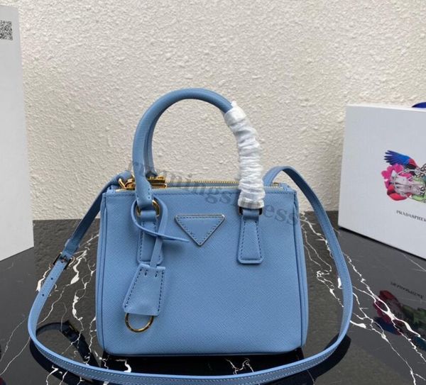 genuine crossbody luxurys designers handbags purses letter montigne women bag brand embossing leather bag shoulder solds bags tote vecc
genuine crossbody luxurys designers handbags purses letter montigne women bag brand embossing leather bag shoulder solds bags tote vecc