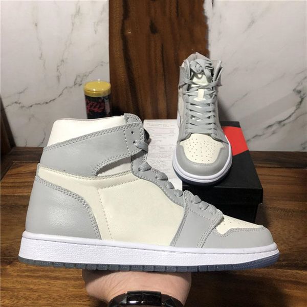 fashion high basketball shoes 1 di og white blue black men sport outdoor with original box cn8607-002 us 5.5-11
fashion high basketball shoes 1 di og white blue black men sport outdoor with original box cn8607-002 us 5.5-11