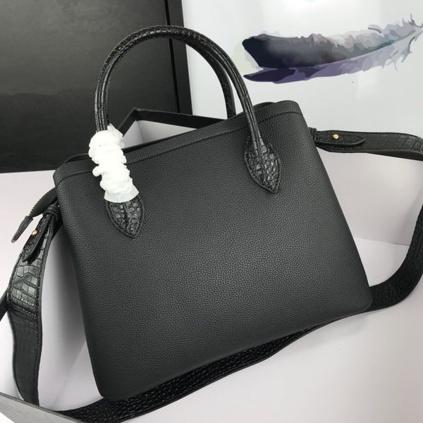 classic women designer shoulder bags floral print handbags designer hobo bags strap crossbody shoulder bag genuine leather handbag 30cm
classic women designer shoulder bags floral print handbags designer hobo bags strap crossbody shoulder bag genuine leather handbag 30cm