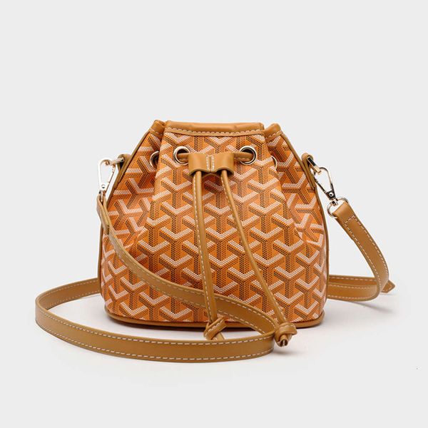 luxurys designers korean dog teeth bucket 2021 new fashion versatile net red envelope women's bag foreign style emo messenger
luxurys designers korean dog teeth bucket 2021 new fashion versatile net red envelope women's bag foreign style emo messenger