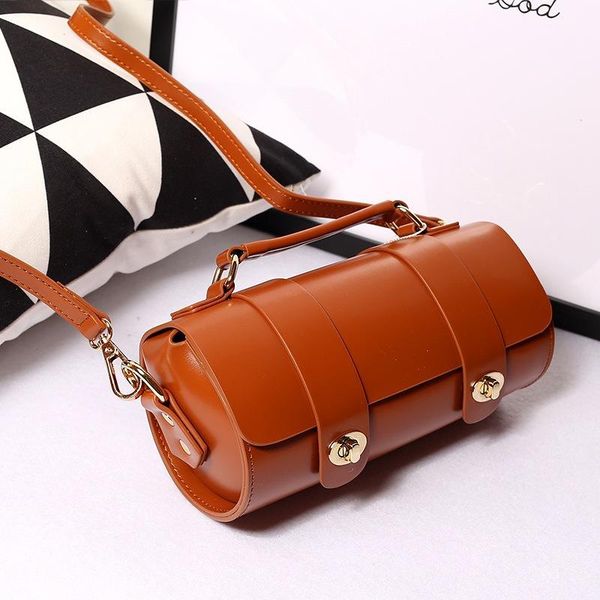 round bucket bag ladies bag oil wax leather shoulder cowhide retro diagonal bags for women 2020 new luxury handbags
round bucket bag ladies bag oil wax leather shoulder cowhide retro diagonal bags for women 2020 new luxury handbags