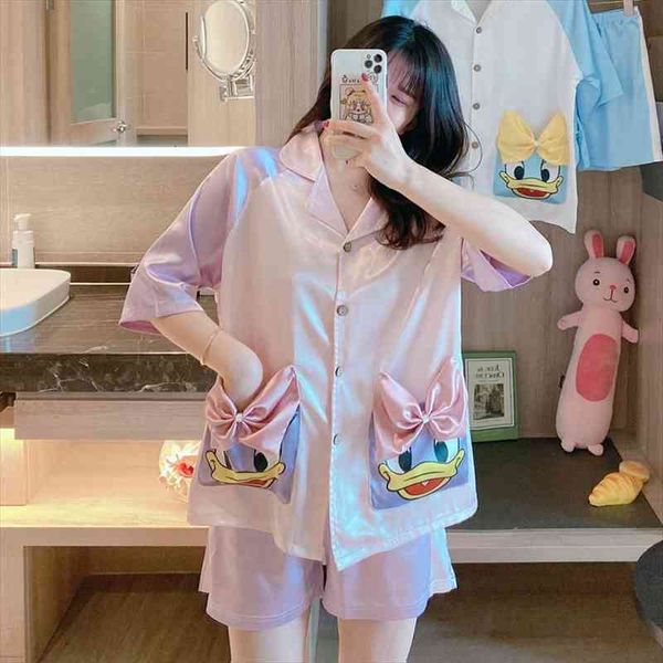 2pcs daisy pajamas female summer short-sleeved pants silk cardigan sleepwear silk home clothing, White
2pcs daisy pajamas female summer short-sleeved pants silk cardigan sleepwear silk home clothing, White