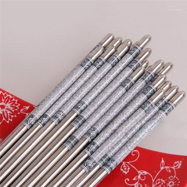 chopsticks 5 pairs blue and white porcelain round set durable grade 304 stainless steel chinese traditional kitchen cutlery1
chopsticks 5 pairs blue and white porcelain round set durable grade 304 stainless steel chinese traditional kitchen cutlery1
