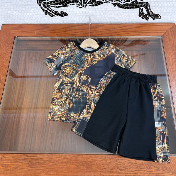 2022 new kids sets high-end children's clothing boys summer short-sleeved suit western-style printing round neck t-shirt + shorts two-p, White
2022 new kids sets high-end children's clothing boys summer short-sleeved suit western-style printing round neck t-shirt + shorts two-p, White