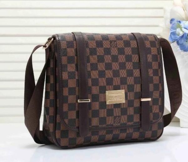 fashion new ladies shoulder bag letter printed wild 2020 good quality pu leather messenger bag 18440, Black;red
fashion new ladies shoulder bag letter printed wild 2020 good quality pu leather messenger bag 18440, Black;red