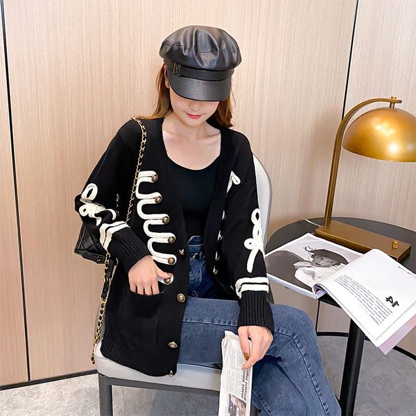 women's autumn knitwear knitwear coat knitwear2020 new spring and autumn clothes v-neck loose net red fashion design sweater coat ins f, White;black
women's autumn knitwear knitwear coat knitwear2020 new spring and autumn clothes v-neck loose net red fashion design sweater coat ins f, White;black