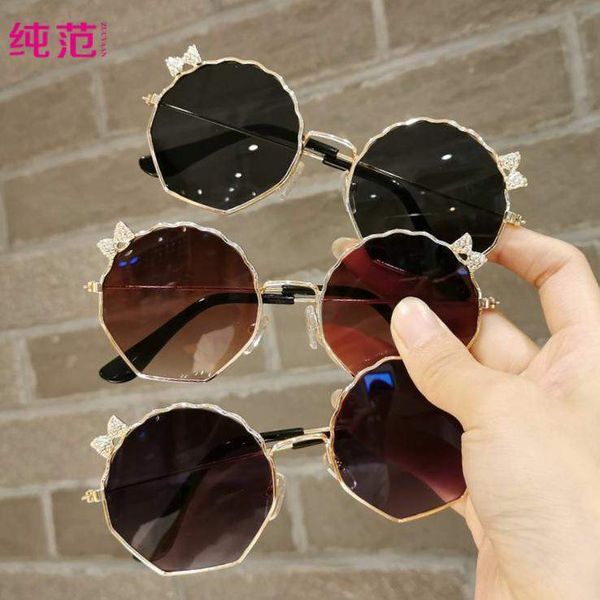 new style children's sunshade baby sunglasses fashionable fashion boys and girls uv protection, White;black
new style children's sunshade baby sunglasses fashionable fashion boys and girls uv protection, White;black