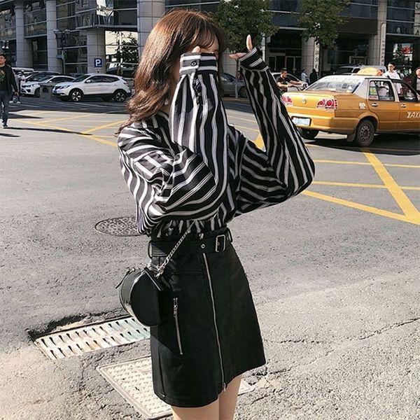 rkpkd two-piece striped royal sister fashionable style summer and autumn new suit shirt women's hip-wrapped ins aline short suit shirts, Gray
rkpkd two-piece striped royal sister fashionable style summer and autumn new suit shirt women's hip-wrapped ins aline short suit shirts, Gray