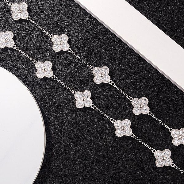 S925 sterling silver full diamond four-leaf clover bracelet fashion romantic women micro set five-leaf hand silver ornaments
S925 sterling silver full diamond four-leaf clover bracelet fashion romantic women micro set five-leaf hand silver ornaments