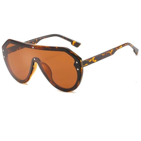 2021 new sunglasses men women designer one-piece irregular sun glasses retro fashion street style oversized shades eyewear kbhg, White;black
2021 new sunglasses men women designer one-piece irregular sun glasses retro fashion street style oversized shades eyewear kbhg, White;black