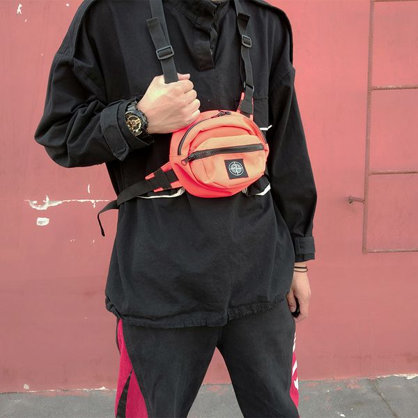2019 tactical round chest bag male adjustable package hip hop streetwear functional shoulder bag travel phone waist fanny packs t200113
2019 tactical round chest bag male adjustable package hip hop streetwear functional shoulder bag travel phone waist fanny packs t200113