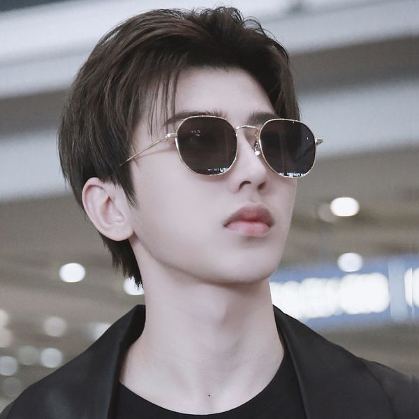 cai xukun's sunglasses with male ins square glasses, tiktok, red sunglasses, female street beat the jitter, White;black
cai xukun's sunglasses with male ins square glasses, tiktok, red sunglasses, female street beat the jitter, White;black