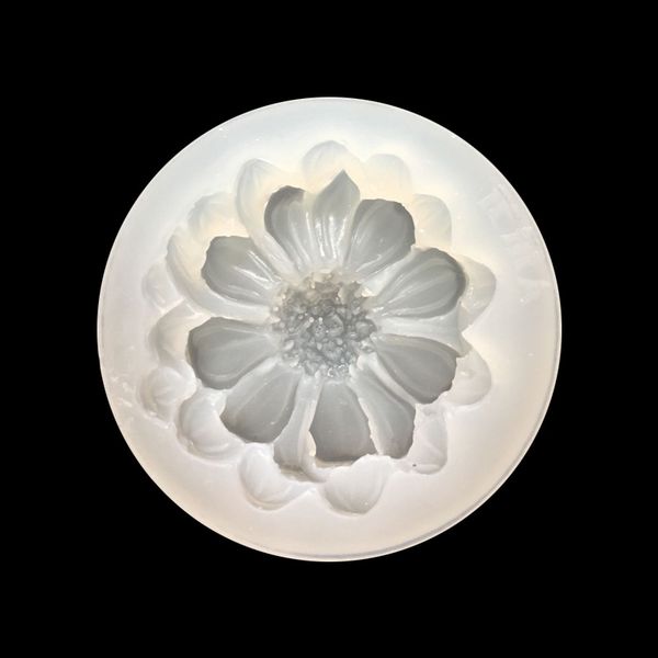 diy flower shaped baking mold silicone handmade 3 styles mirror surface crystal glue cake mould heat resistant factory direct 1 49ty e1
diy flower shaped baking mold silicone handmade 3 styles mirror surface crystal glue cake mould heat resistant factory direct 1 49ty e1