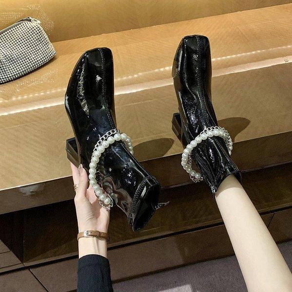 2020 new autumn women short ankle boots black patent leather winter botas square toe high heels femmes pearl chains botines
2020 new autumn women short ankle boots black patent leather winter botas square toe high heels femmes pearl chains botines