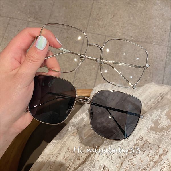 korean fashion literature girls square sunglasses women 2020 new type of glasses beach travel, White;black
korean fashion literature girls square sunglasses women 2020 new type of glasses beach travel, White;black