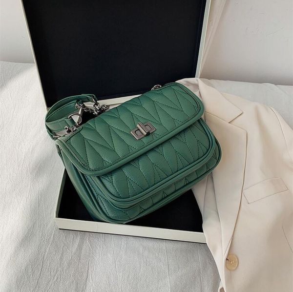 wholesal women handbag leather fashion messenger bags elegant atmosphere striped shoulder handbags simple joker leathers chain bag, Black;red 
wholesal women handbag leather fashion messenger bags elegant atmosphere striped shoulder handbags simple joker leathers chain bag, Black;red