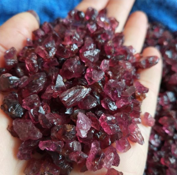 natural garnet stone quartz crystal tumbled stone crystal healing stone irregular (size: 5--15 mm, bbyxyt yh_pack
natural garnet stone quartz crystal tumbled stone crystal healing stone irregular (size: 5--15 mm, bbyxyt yh_pack