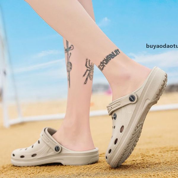 20212020 new runner water shoes beach sports slippers sandals hole breathable designer for women men casual slip on sneakers 36-49 034, Black
20212020 new runner water shoes beach sports slippers sandals hole breathable designer for women men casual slip on sneakers 36-49 034, Black