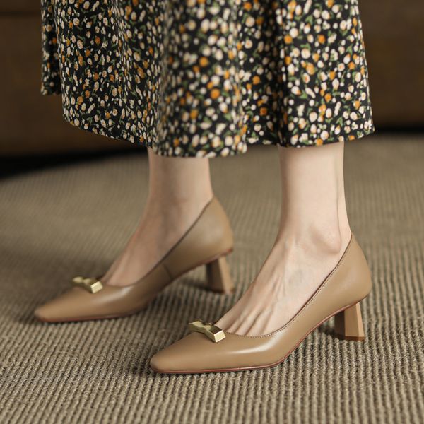 2020 woman's luxury vogue decoration weird heels genuine leather shoes slip in office lady dressed party bombs more size 34-43 n8zf, Black
2020 woman's luxury vogue decoration weird heels genuine leather shoes slip in office lady dressed party bombs more size 34-43 n8zf, Black