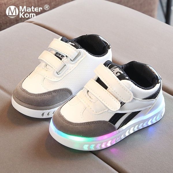 size 21-30 kids shoes luminous sneakers for kids toddler girls shoes led sneakers for boys girls kids shoes sneakers with light 201130, Black 
size 21-30 kids shoes luminous sneakers for kids toddler girls shoes led sneakers for boys girls kids shoes sneakers with light 201130, Black