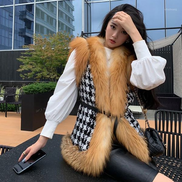 2020 new women's real fur vest winter fashion houndstooth gilets luxury warm waistcoat collar clothing autumn s79221, Black;white
2020 new women's real fur vest winter fashion houndstooth gilets luxury warm waistcoat collar clothing autumn s79221, Black;white