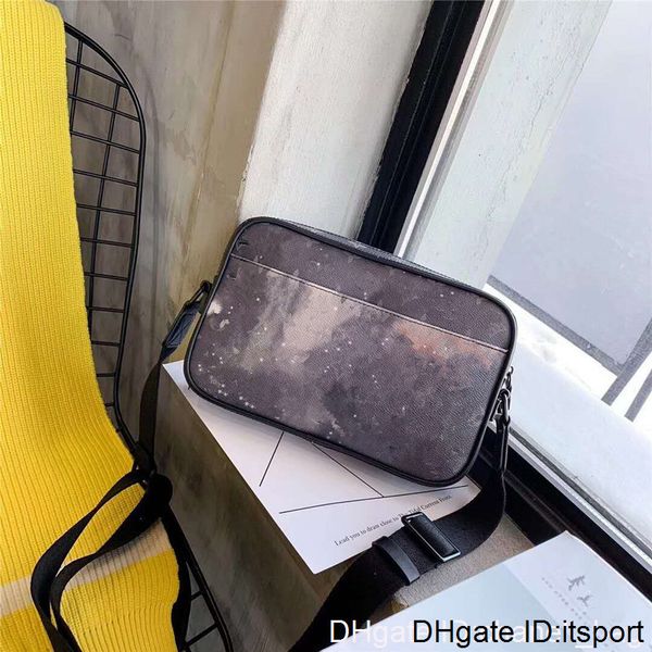 male packages in head layer cowhide fashion handbag presbyopic ms single shoulder bag leather both men and women the designer handbags
male packages in head layer cowhide fashion handbag presbyopic ms single shoulder bag leather both men and women the designer handbags