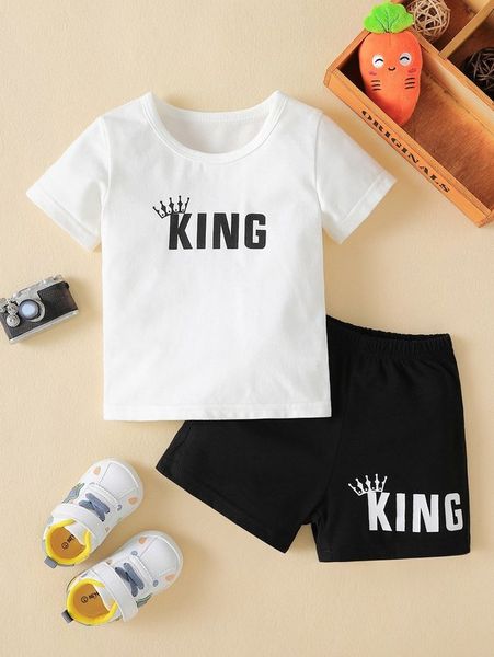 baby crown and letter graphic tee & shorts she, White
baby crown and letter graphic tee & shorts she, White