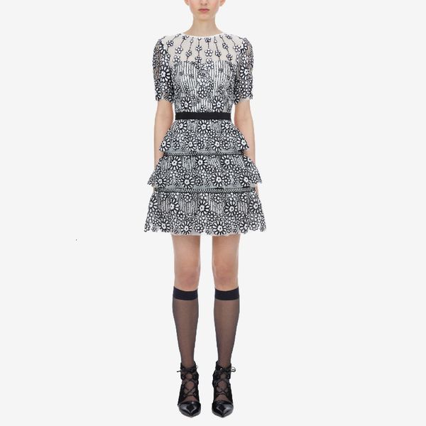 auto dressed plissado luxury lace embroidered flower portrait female skin lantejoulas neck elegant dresses p5qm, Black;gray
auto dressed plissado luxury lace embroidered flower portrait female skin lantejoulas neck elegant dresses p5qm, Black;gray