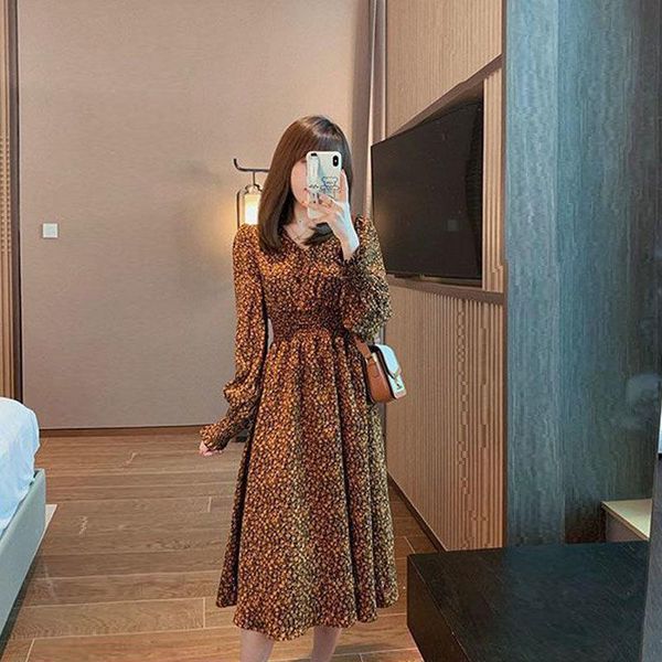 2021 women autumn winter elegant dresses lady print v-neck lantern sleeve a-line dress female casual loose pleated vestidos g163, Black;gray
2021 women autumn winter elegant dresses lady print v-neck lantern sleeve a-line dress female casual loose pleated vestidos g163, Black;gray