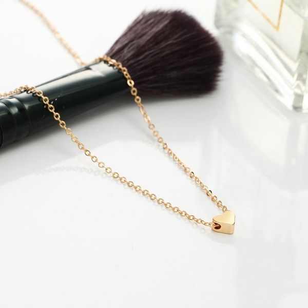 women simple pendant necklace copper alloy peach heart clavicle necklace street shooting accessories, Silver
women simple pendant necklace copper alloy peach heart clavicle necklace street shooting accessories, Silver