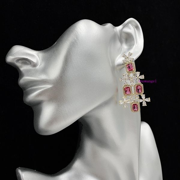 2020 french heavy industry luxury geometric diamond diamond red petal earrings s925, Silver
2020 french heavy industry luxury geometric diamond diamond red petal earrings s925, Silver