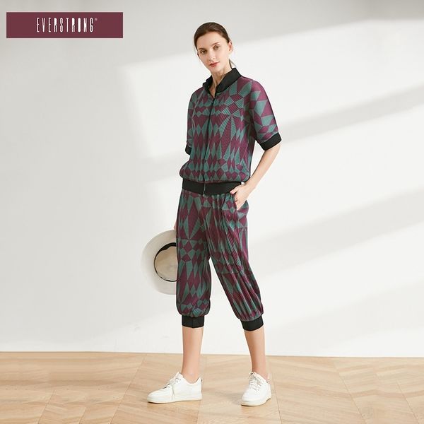 0tr2e casual sports suit coat summer 2020 new pants printed sportswear women's short-sleeved coat cropped harem geometric two-piece sui, Gray
0tr2e casual sports suit coat summer 2020 new pants printed sportswear women's short-sleeved coat cropped harem geometric two-piece sui, Gray