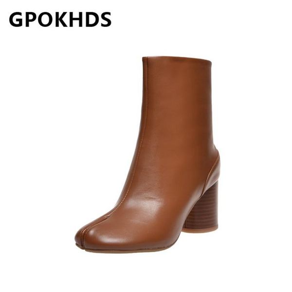gpokhds 2021 women ankle boots cow leather winter short plush round toe buckle strap high heels female boots size 41, Black
gpokhds 2021 women ankle boots cow leather winter short plush round toe buckle strap high heels female boots size 41, Black